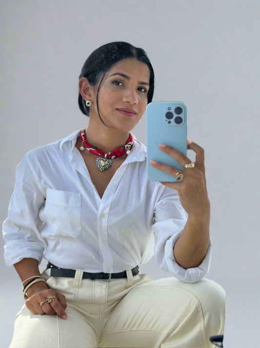 Scarf-Style Necklace with Central Charm and Stone Details – Red   Print.