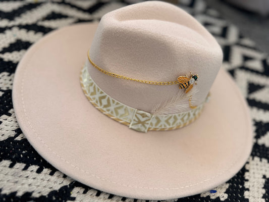 Wide Brim Hat Vivir– Renacimiento Collection – Beige