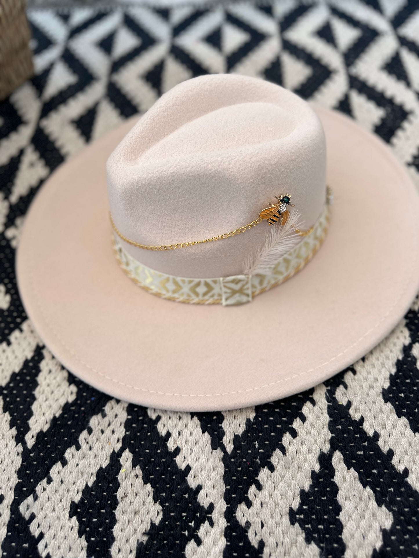 Wide Brim Hat Vivir– Renacimiento Collection – Beige