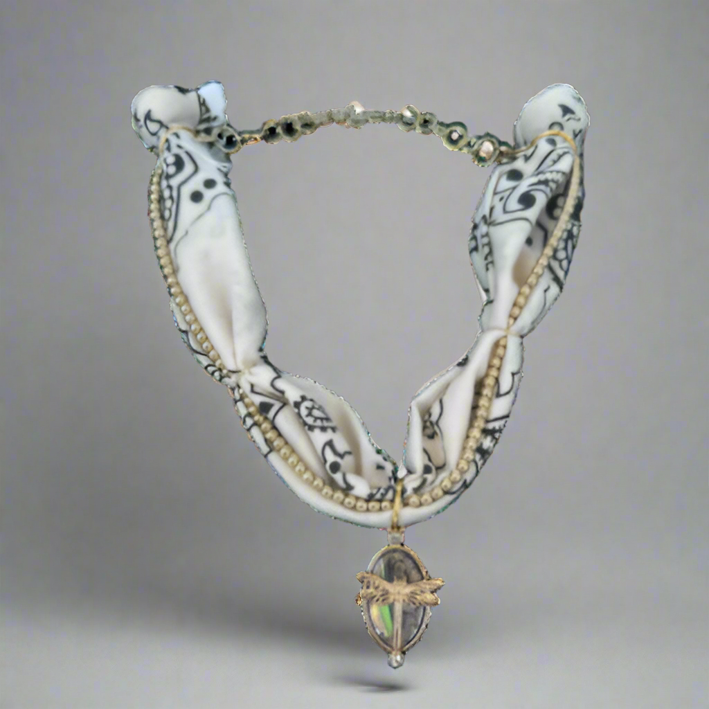 Scarf-Style Necklace with Central Charm and Stone Details – white Boho Print