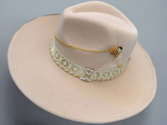 Wide Brim Hat Vivir– Renacimiento Collection – Beige
