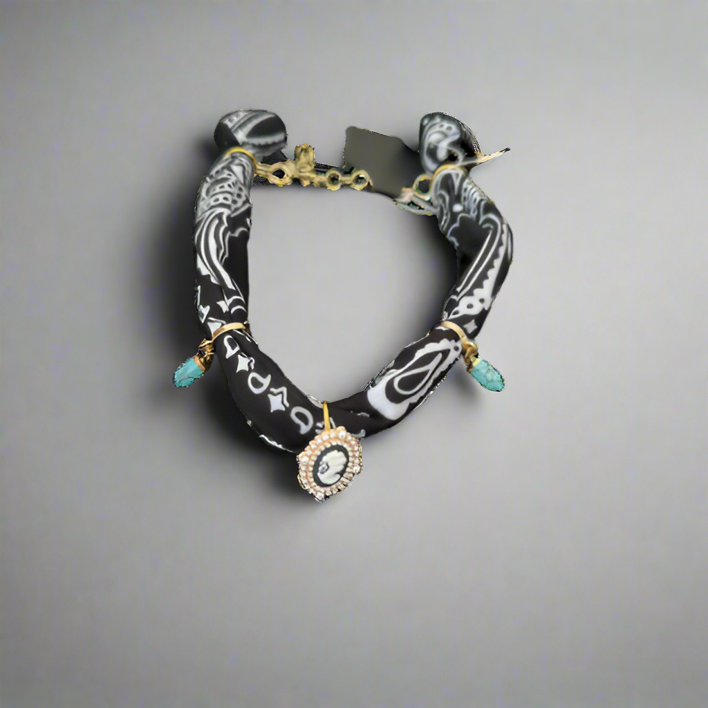 Scarf-Style Necklace with Central Charm and Stone Details – Black Boho Print