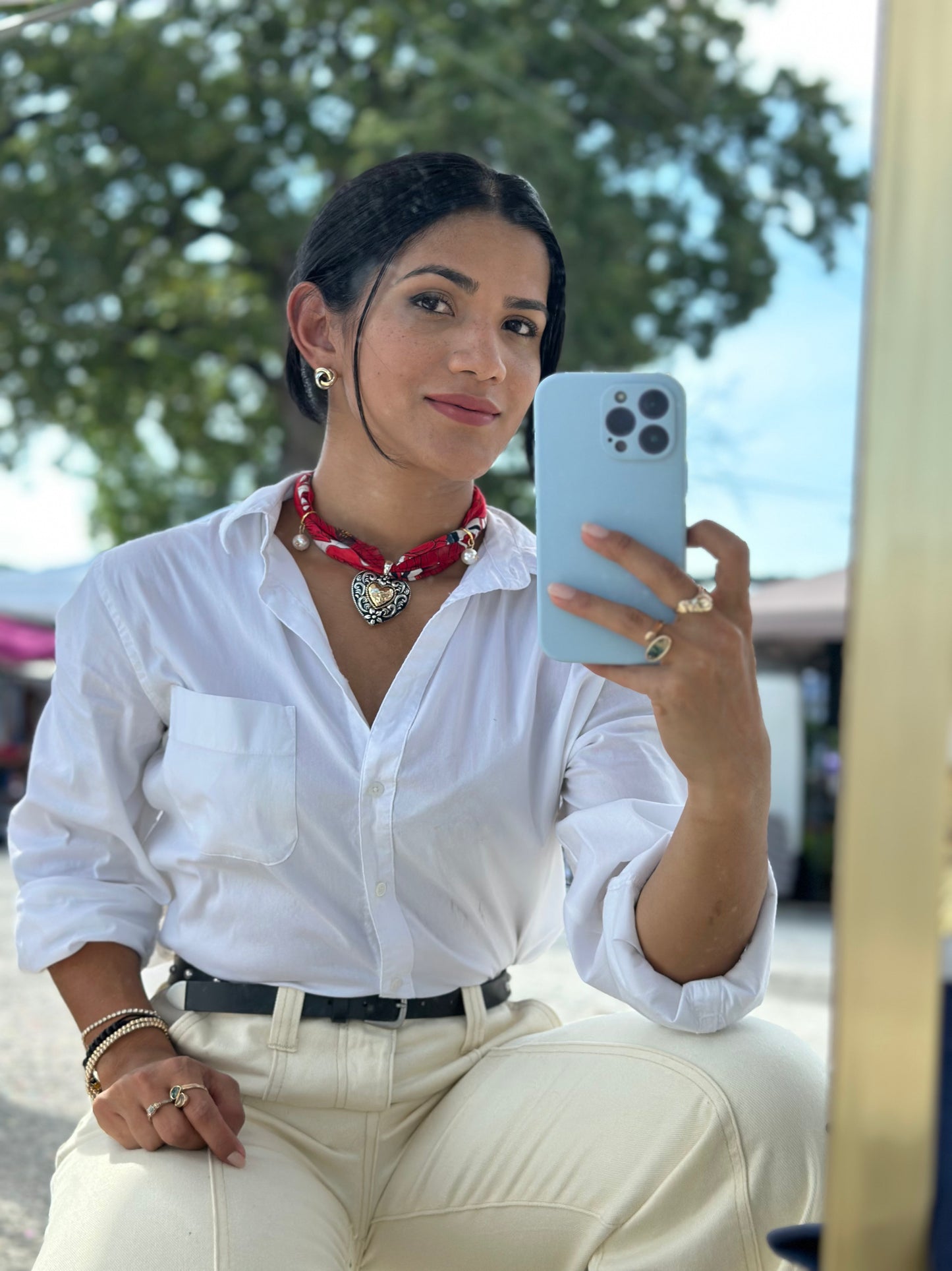 Scarf-Style Necklace with Central Charm and Stone Details – Red   Print.