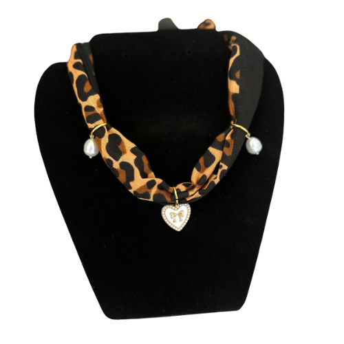 Scarf-Style Necklace with Central Charm and Stone Details – Black animal Print.